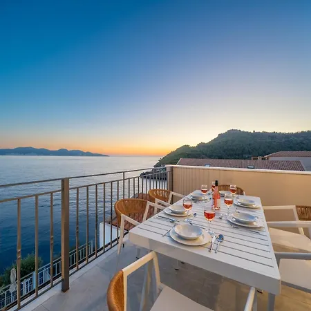 Holiday home Assos Rockshore House *